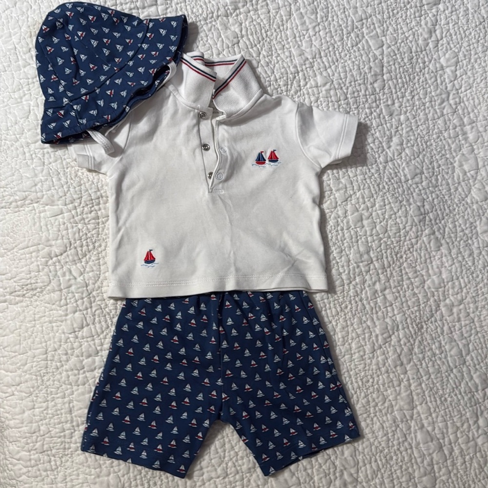 Kissy Kissy. Sailboats 3 piece set. 0-3 months. EUC